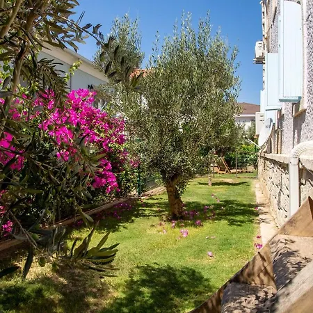 펜션 Peaceful House With A Lovely Backyard In Cesme
